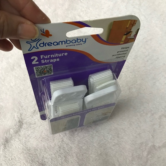 ✨✨5/$10✨✨Dreambaby 2 Furniture Straps Helps Secure Furniture To Wall Prevents - Picture 11 of 11